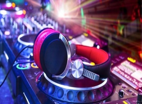 27th Anniversary Party with DJ Wood at Greene Turtle West